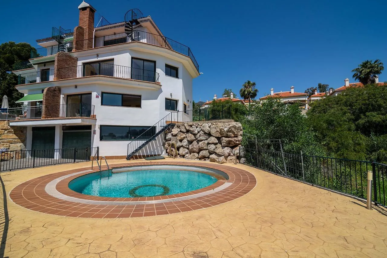 N&A Benalmadena Stunning 2Bdr Villa With Sea Views